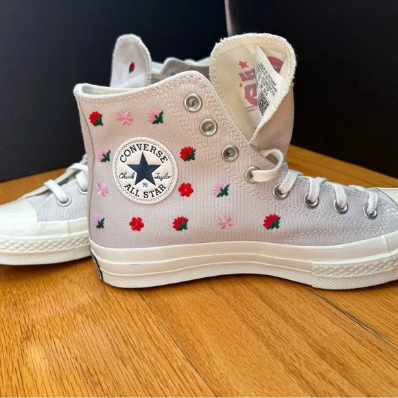 Converse Chuck Taylor  White High-Tops with Red and Green Floral Design NEW - Picture 6 of 10